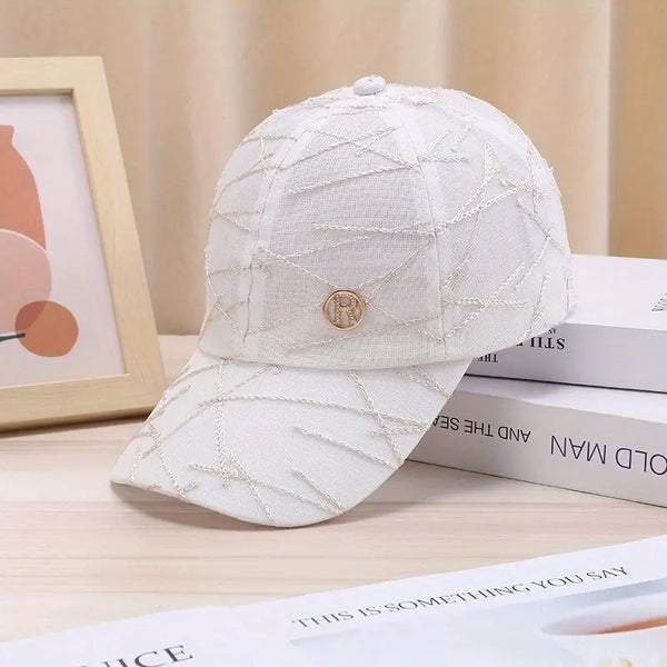 Ladies letter breathable men baseball caps go out in spring and autumn to show their faces. Small caps are simple and fashionable sun hats.
