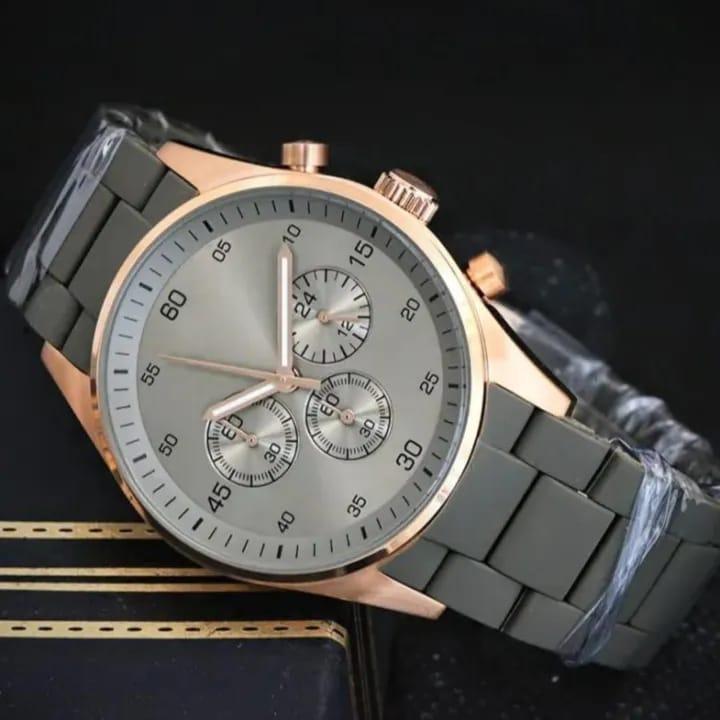 Men's movement quartz water resistant watch